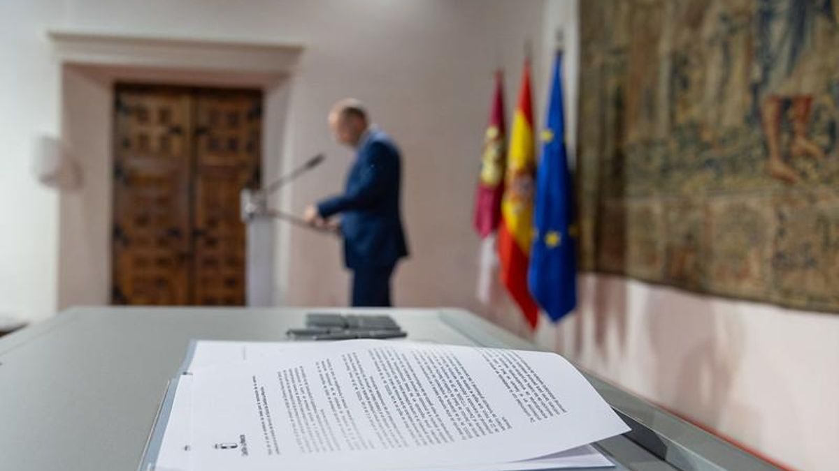 "Hoy hablamos de justicia, dignidad y futuro": firmado el acuerdo para recuperar la carrera sanitaria en Castilla-La Mancha