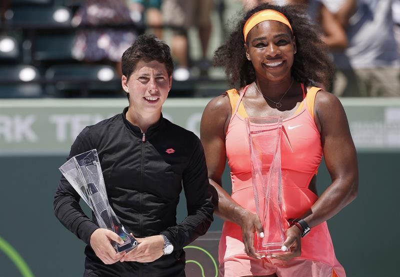 Carla Suárez y Serena Williams. EFE/EPA/RHONA WISE