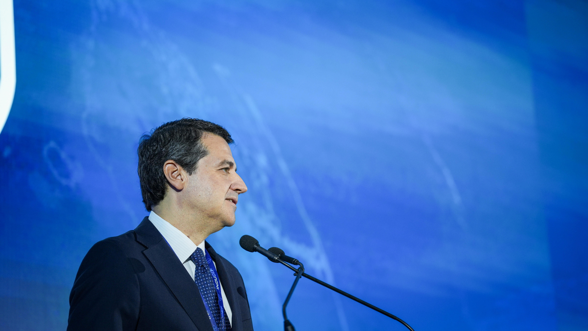 El ministro de Industria y Turismo, Jordi Hereu, y el alcalde de Córdoba, José María Bellido, durante la apertura del Foro Internacional de Defensa Indudef
