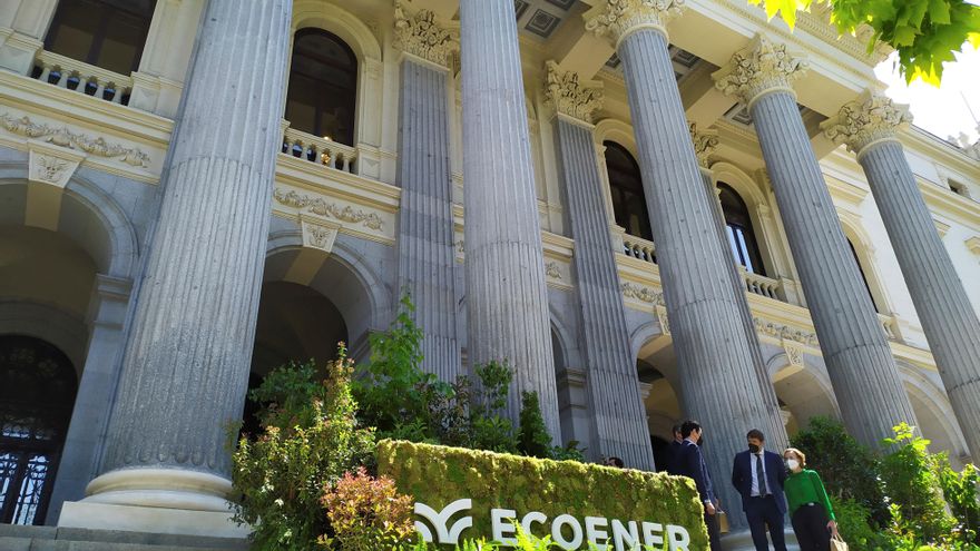 Ecoener sube el 1,7 % en su debut en Bolsa y fija el primer precio en 6 euros