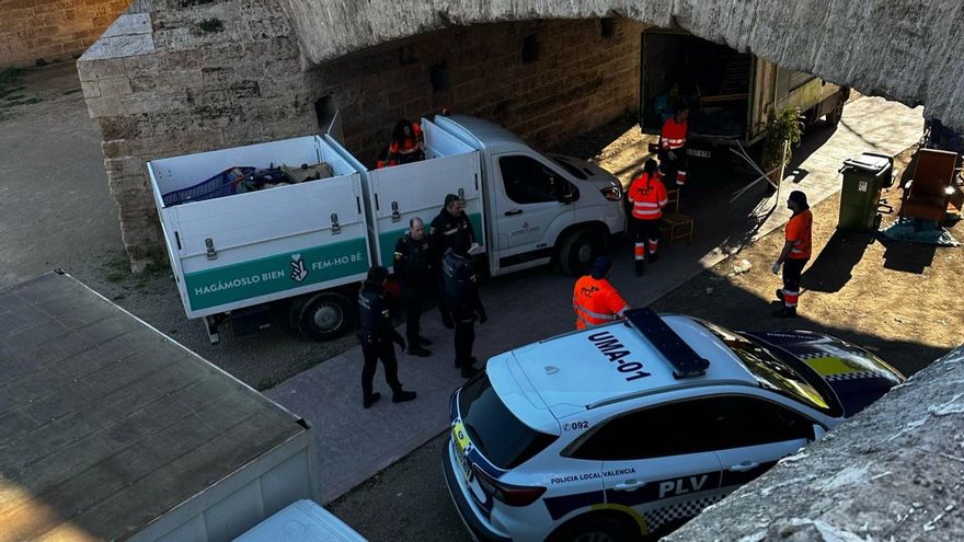 Compromís denuncia otro desalojo y hostigamiento de personas sin hogar en València por parte de PP y Vox