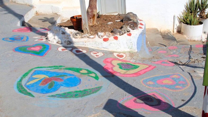 Bocacangrejo, el pueblo de Tenerife que 'mató' sus célebres corazones pintados para ahuyentar al turismo masivo
