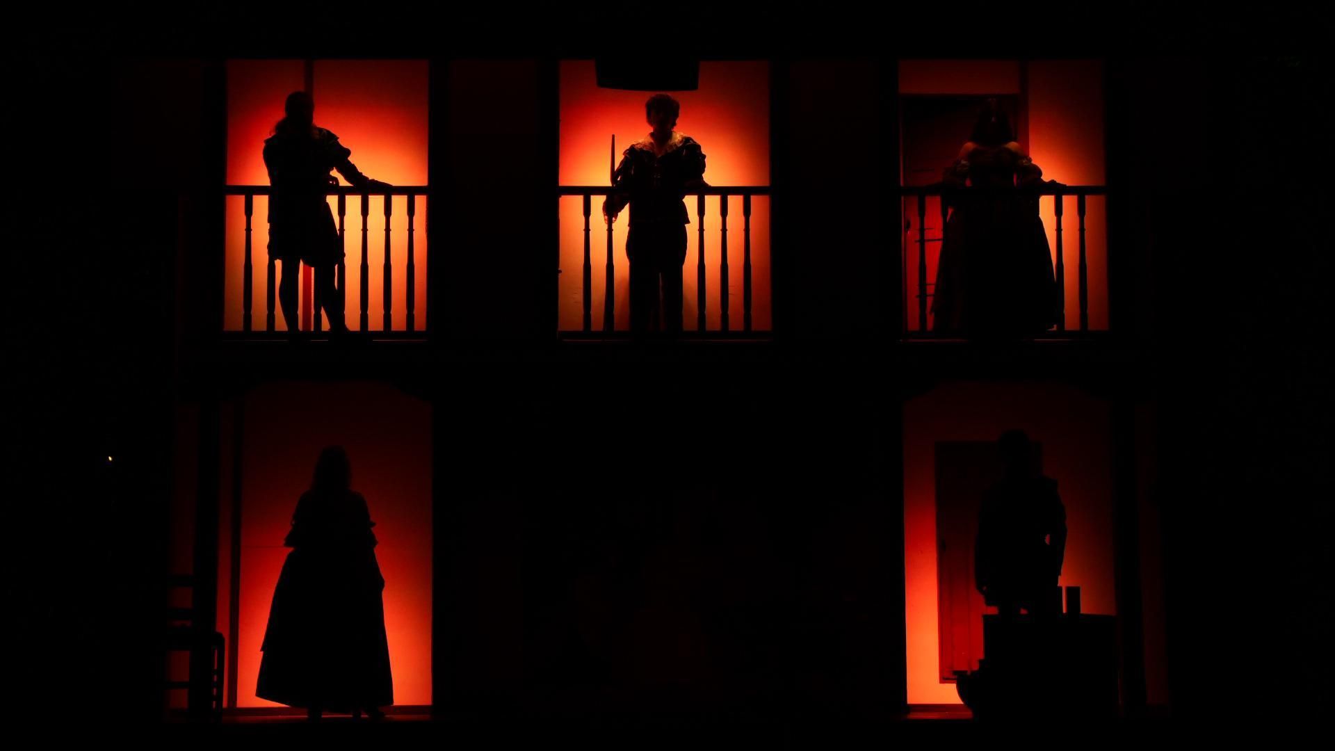 ‘La Farsa del Siglo de Oro’, el montaje más laureado de Timaginas Teatro, llega al Circo de Marte.