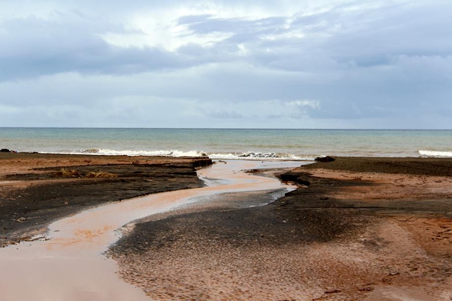 Desembocadura del Barranco en La Playa de San Agustín