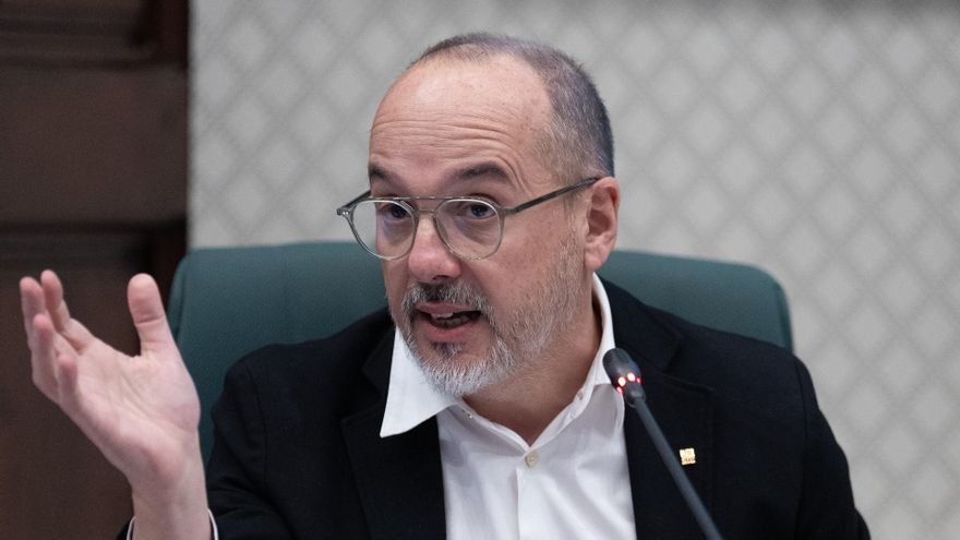 Archivo - El conseller de Derechos Sociales de la Generalitat de Catalunya, Carles Campuzano, durante la presentación de los presupuestos de la conselleria de Derechos Sociales