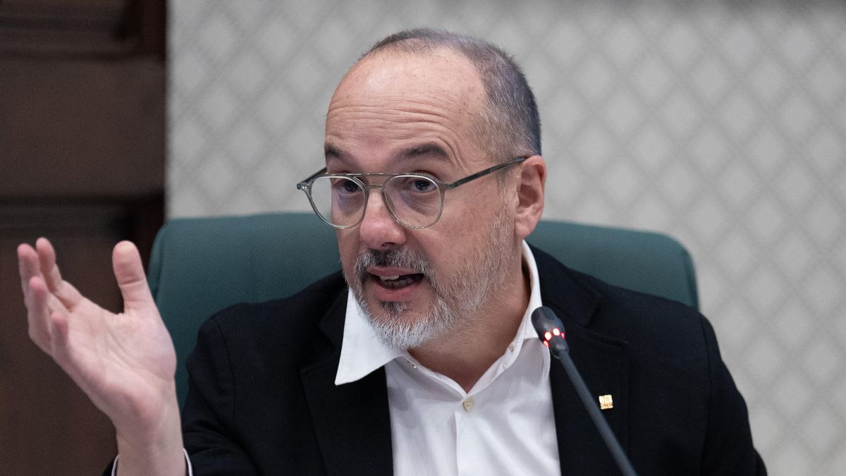 Archivo - El conseller de Derechos Sociales de la Generalitat de Catalunya, Carles Campuzano, durante la presentación de los presupuestos de la conselleria de Derechos Sociales