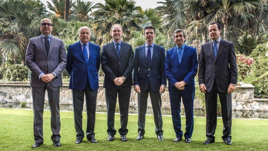 El exministro Soria amplía su negocio para asesorar a grandes empresas sobre las ventajas fiscales de Canarias