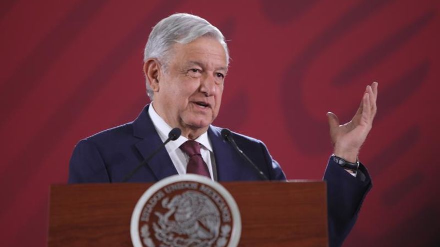 López Obrador traslada a Trump por teléfono su disposición al "diálogo"