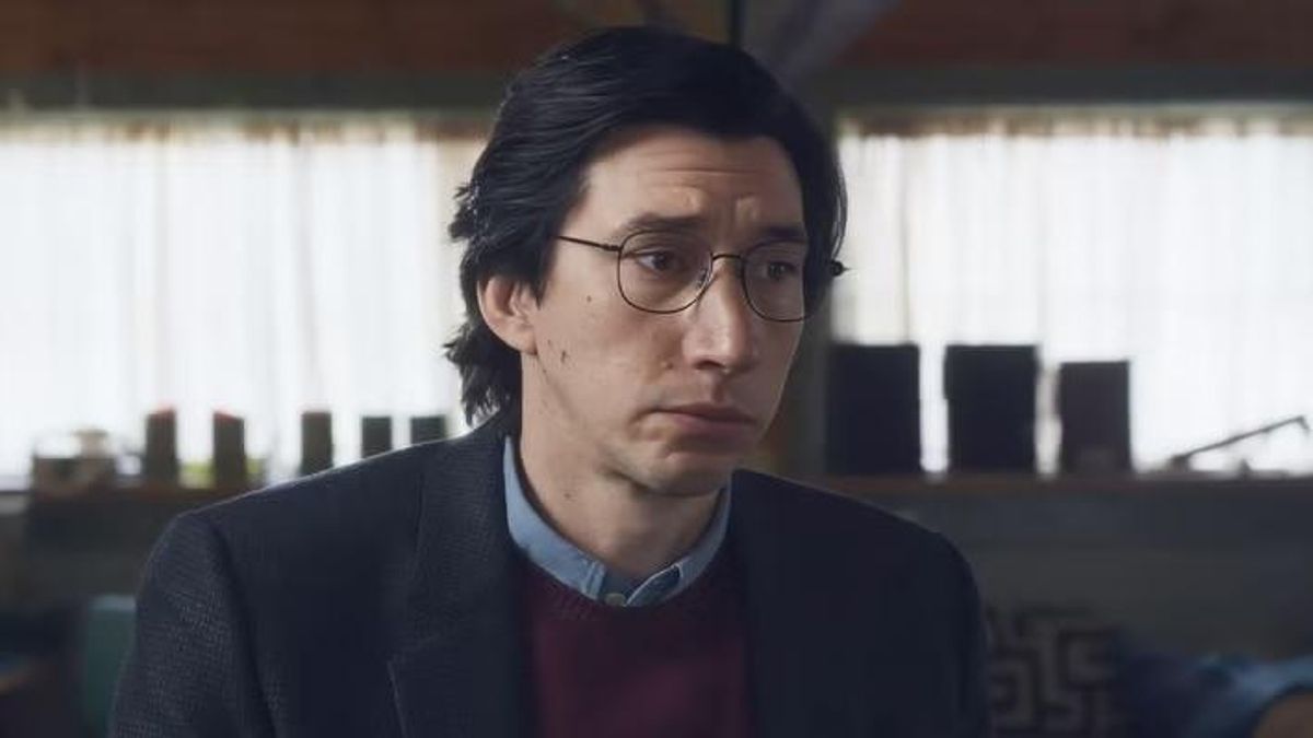 Enternecedor Adam Drive, en el episodio 1 (como hijo de Tom Waits)