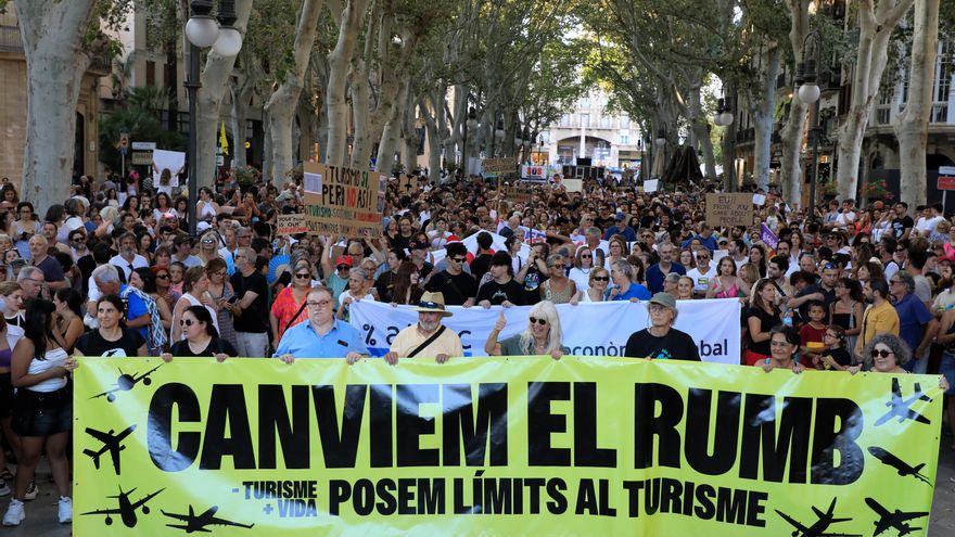Los hoteleros de Mallorca denuncian "acciones vandálicas" durante la manifestación contra el turismo masivo pero dicen que hubo un "respeto mayoritario"