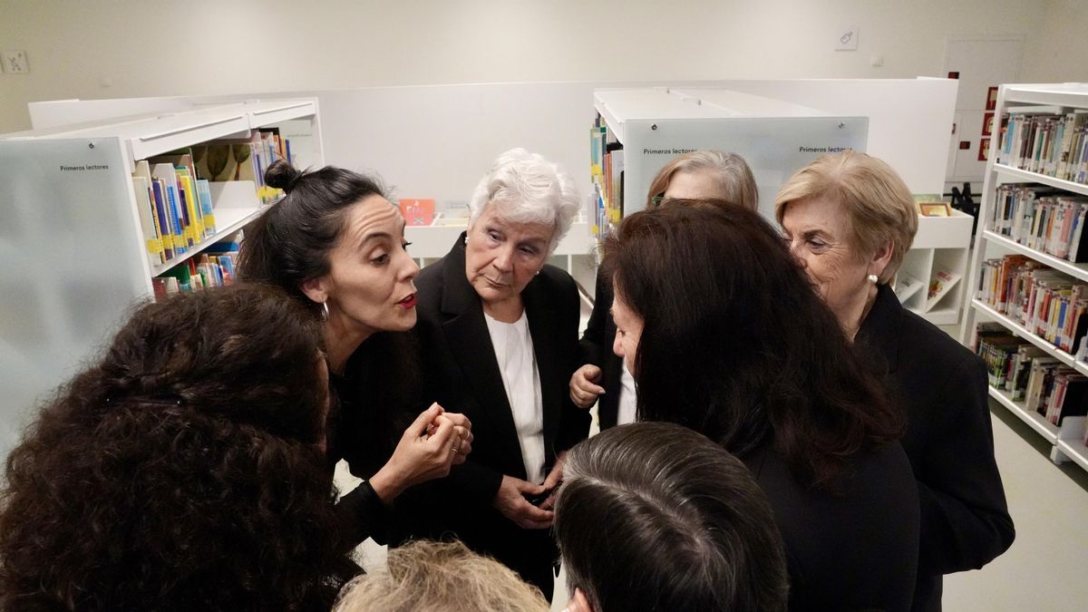 Irene Lázaro con la compañía de teatro social 'Las Xirgú' 