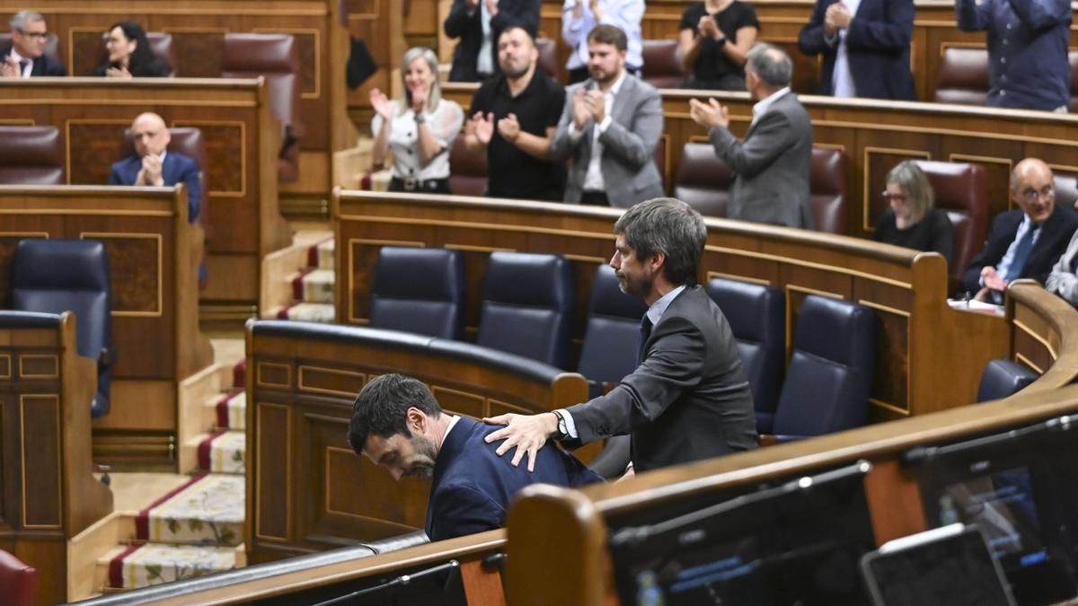 Pablo Bustinduy y Ernest Urtasun en el debate del decreto ley que prorroga los contratos de alquiler.