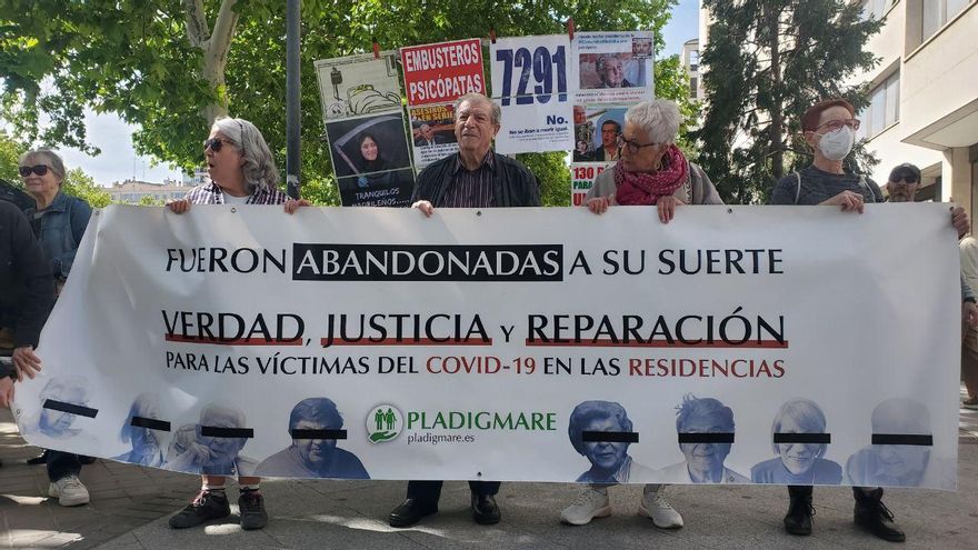 Two courts close the criminal via to investigate deaths in residences while Ayuso attacks families