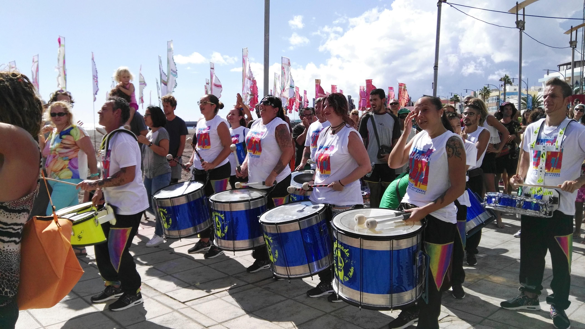 Pasacalles WOMAD Fuertventura (Nidia García)