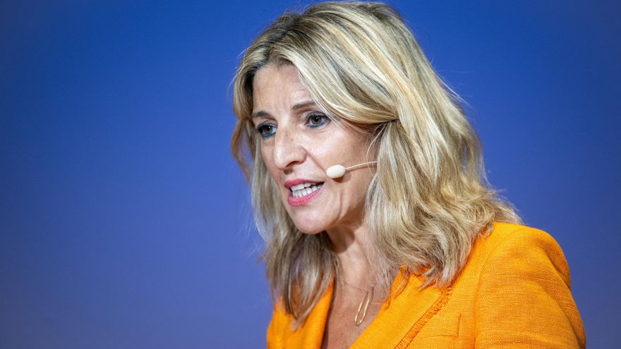 Yolanda Díaz se reúne con los sindicatos vascos ELA y LAB en medio del debate por el SMI vasco y la reducción de jornada