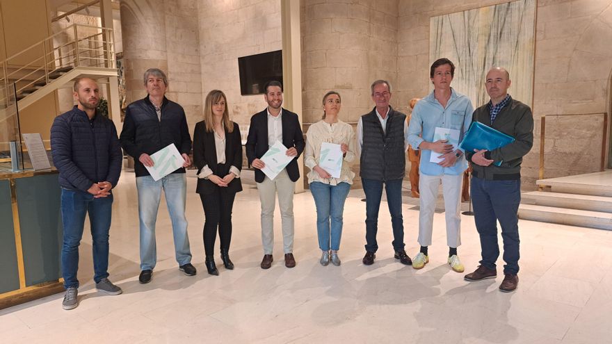 ARAG-ASAJA presenta a los partidos 20 medidas para la recuperación del sector agrario