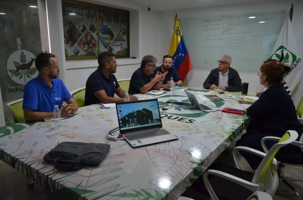 Ministro para el Ecosocialismo, Nelson Rodríguez, en una reunión estratégica con representantes de las agencias de la ONU UNDAC y OCHA. Foto: Ministerio del Ecosocialismo
