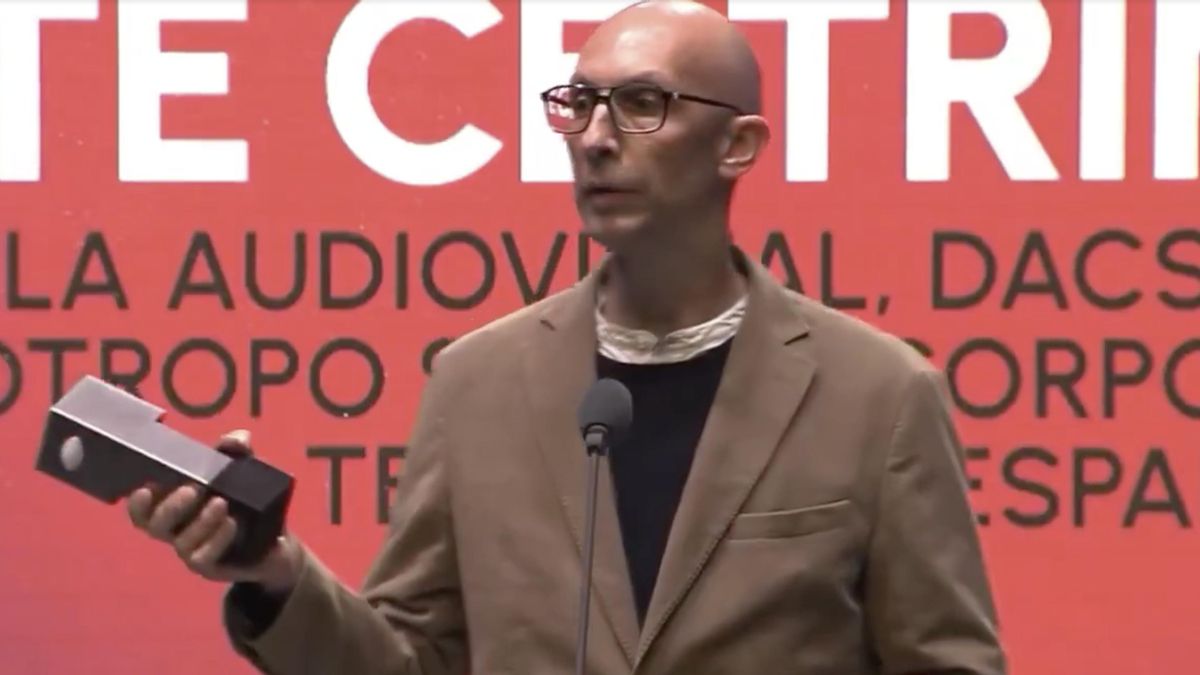 Un productor audiovisual, al director de À Punt por emitir una corrida de toros durante la protesta contra Mazón: "Quería preguntarle si se ha quedado a gusto"