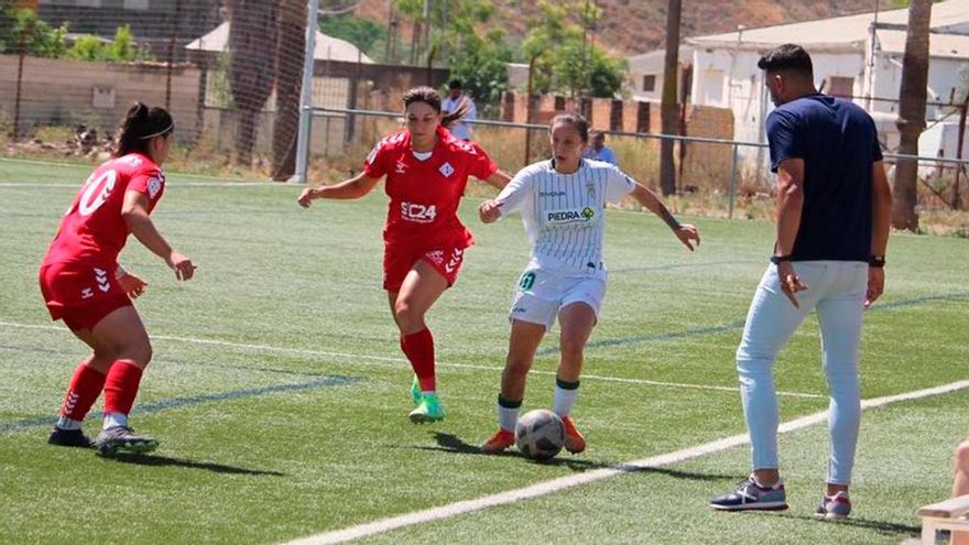Lance del partido entre Córdoba Femenino y AEM