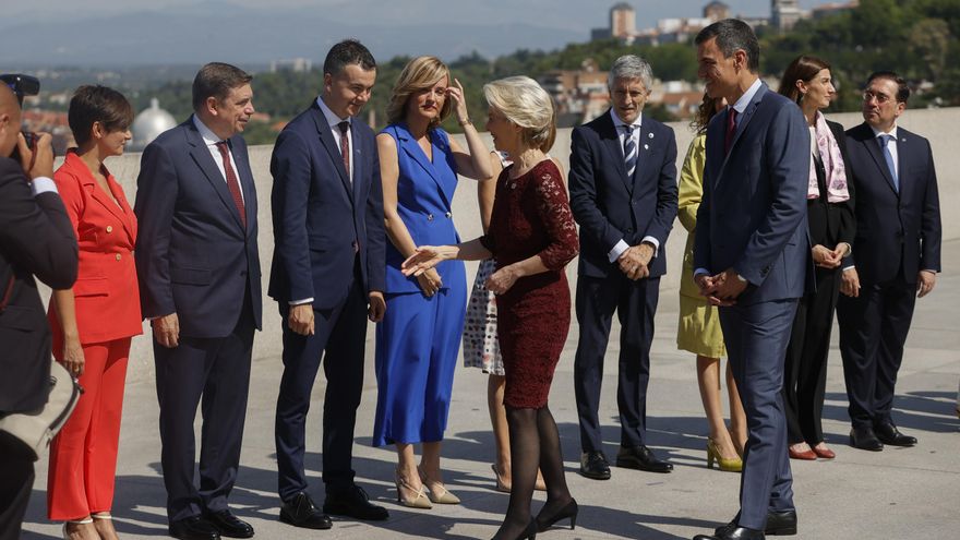 La Comisión Europea confía en España para presidir la UE pese a las elecciones mientras el PP arremete contra el Gobierno