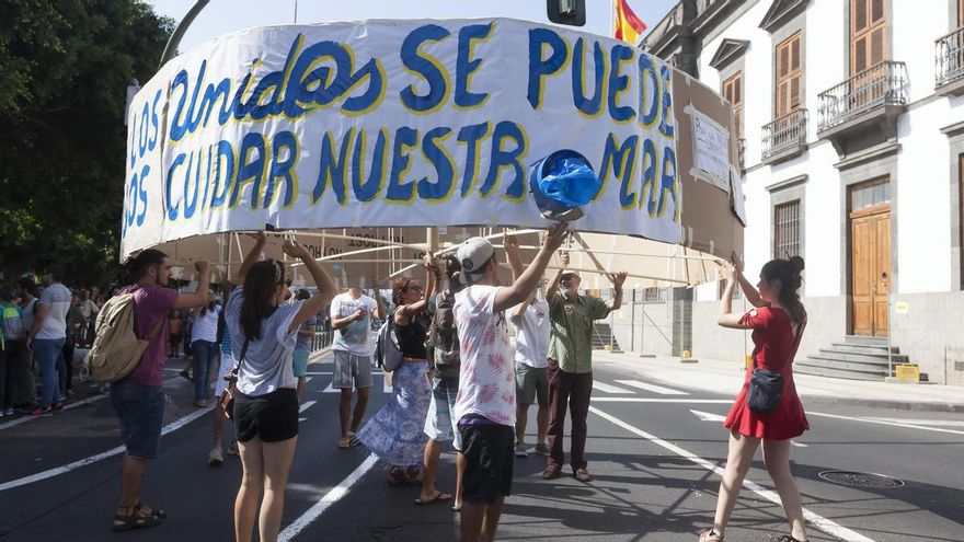 Fotogalería: manifestación contra la contaminación del mar en Santa Cruz