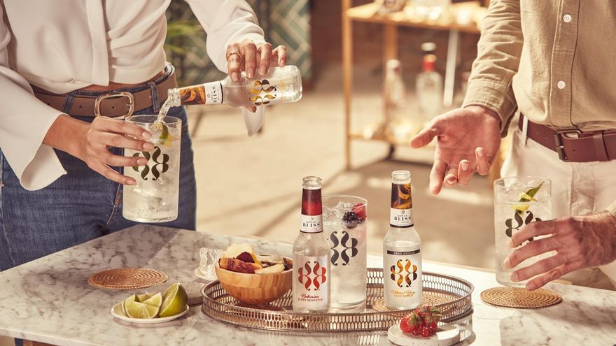 Planazo para el verano: conciertos íntimos y copa de tardeo con las mejores vistas de la ciudad gracias a Live The Roof