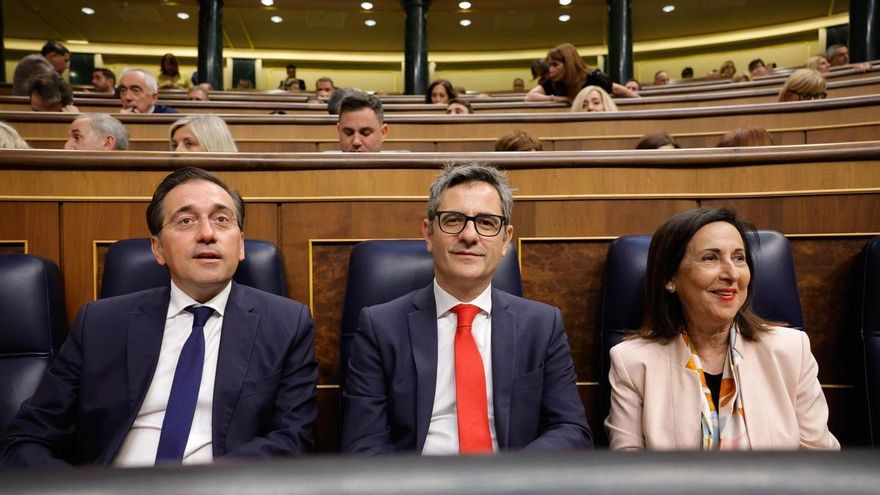José Manuel Albares, Félix Bolaños y Margarita Robles, durante el pleno en el Congreso de los Diputados el 9 de septiembre