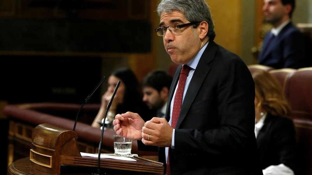 Homs acusa a Sánchez de ser una "mala copia" de Rajoy ante el debate catalán