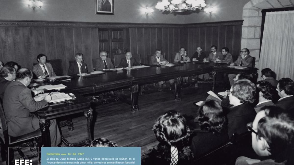 León revisita su papel en la Transición con una exposición que rescata imágenes históricas de la Agencia EFE