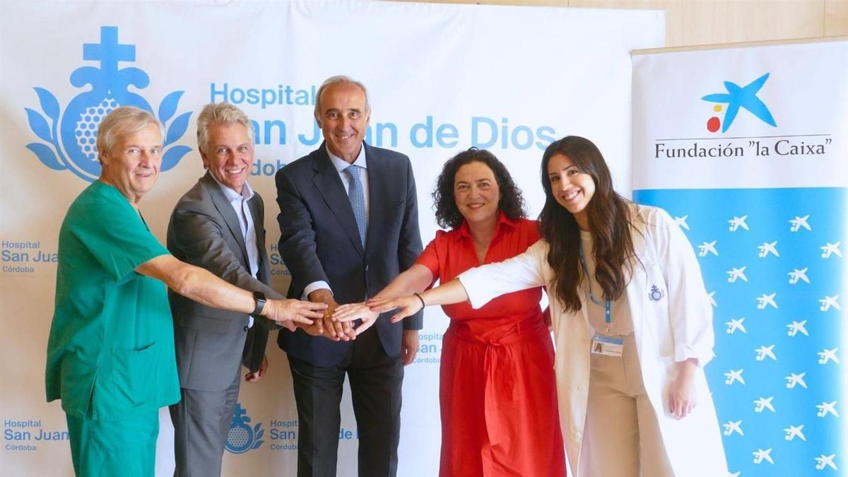 El Hospital San Juan de Dios y Fundación La Caixa se unen para paliar la soledad no deseada en los mayores