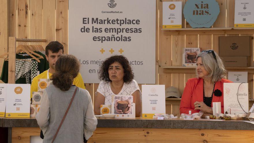 Otra de las casetas situadas en la plaza, cortesía de Correos