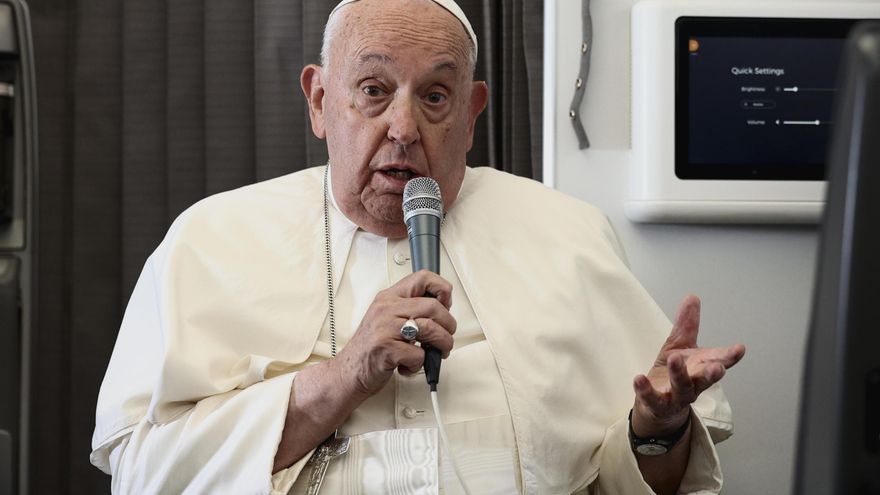El papa confirma que está pensando en viajar a Canarias por la crisis migratoria
