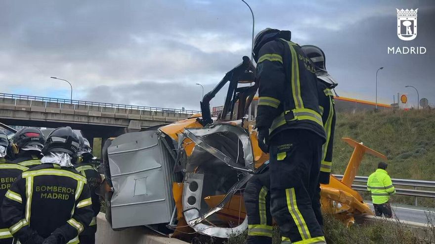 Cae un helicóptero sobre la M40 de Madrid a la altura de Hortaleza