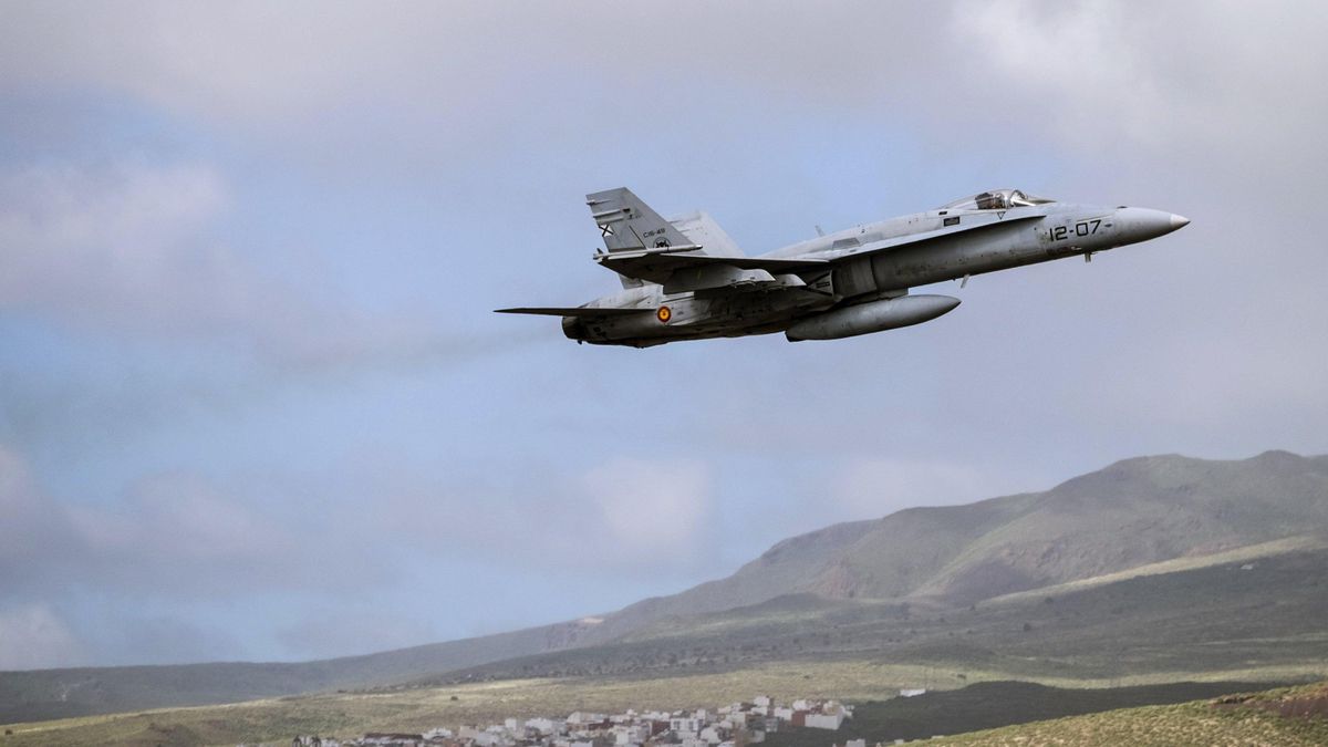 Un F-18 español, unidades aéreas de la OTAN.