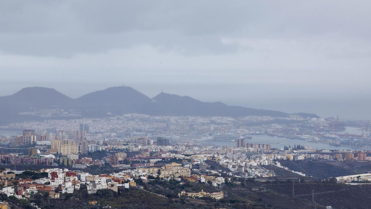 Nubes altas y bajas en Canarias, sin descartar lluvias en las islas montañosas, según prevé la Aemet