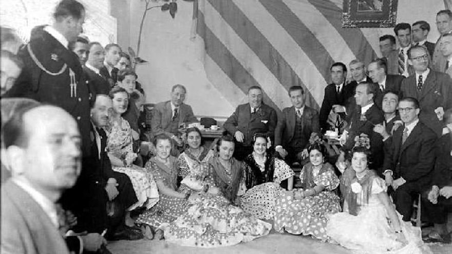 El día que en la Feria de Sevilla se bailaron sardanas y se cantó 'Els segadors' en honor de un presidente de la Generalitat