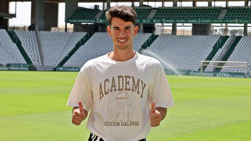 Córdoba B y Espeleño confirman más refuerzos