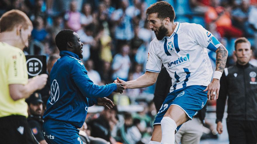 Una goleada acerca al Tenerife al campamento base