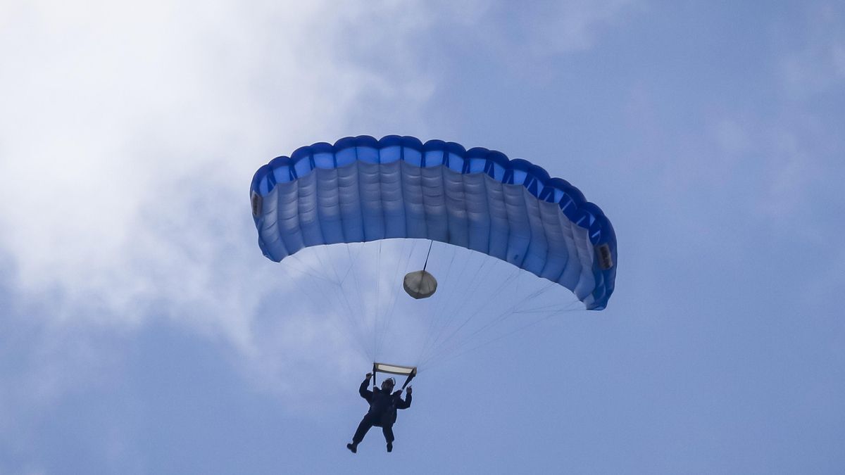 Estos son los 5 tipos distintos de deporte extremo que solemos reducir en "paracaidismo"