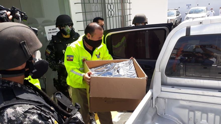 Operativo y decomisos del hospital del Los Ceibos en Guayaquil, Ecuador, por presunta corrupción en la compra de insumos.