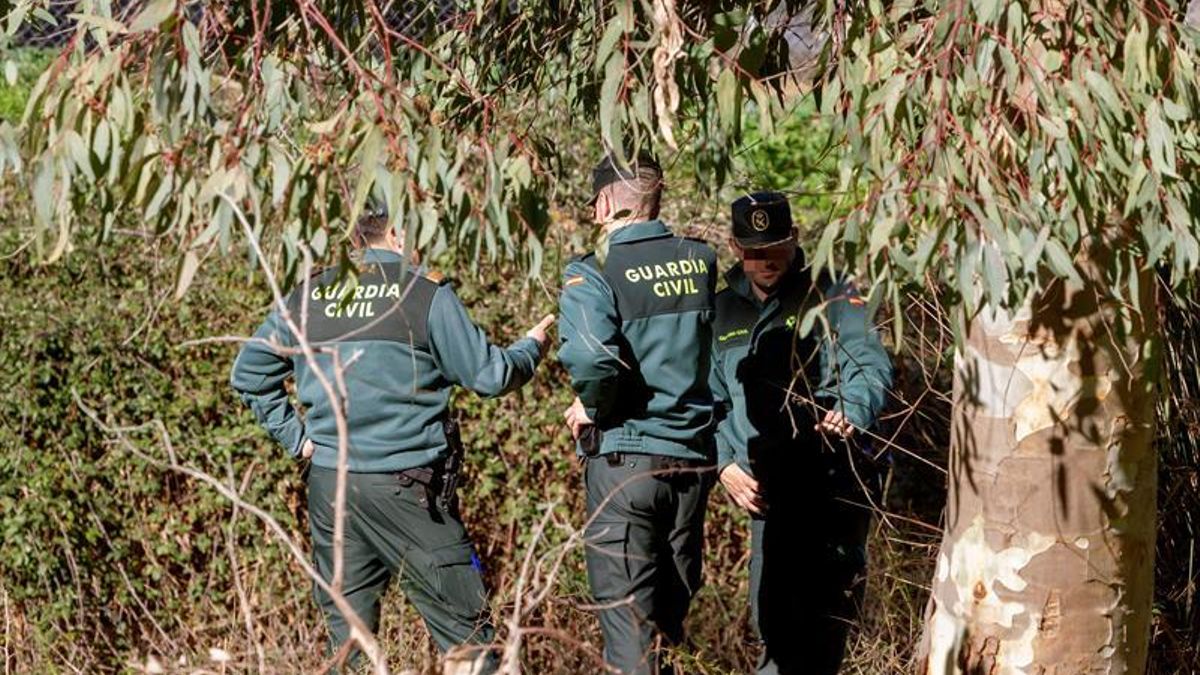 Agentes de la Guardia Civil durante uno de los operativos de búsqueda de Manuela Chavero