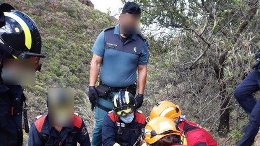 En estado grave tras caerse con su coche por un mirador de Candelaria