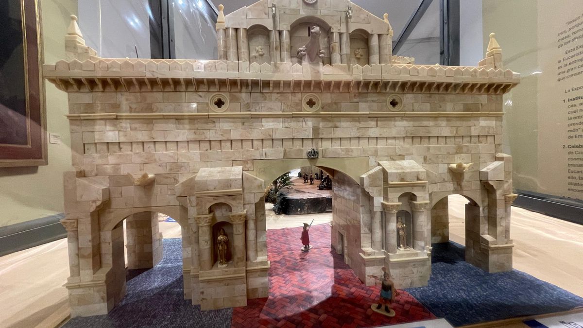 Castillos de Barcelona, Burgos o Agoncillo reproducidos con 300.000 piezas de Exin Castillos en Santo Domingo de la Calzada