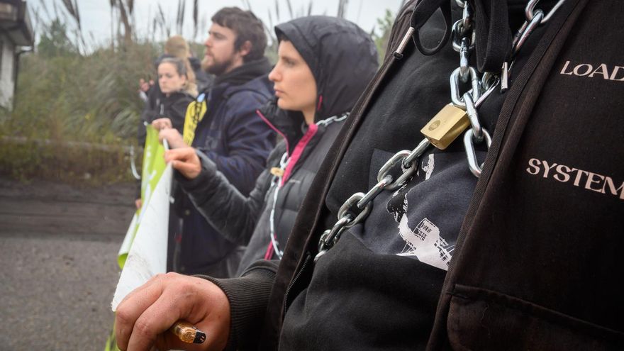Activistas climáticos denunciados en Asturias: "Vivimos las consecuencias desde la certeza de luchar por algo justo"