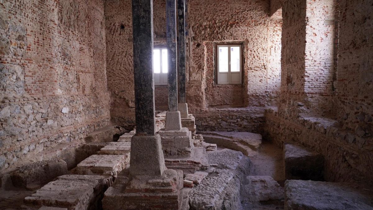 Los restos arqueológicos encontrados en la 'sede' del Ministerio del Tiempo: enterramientos árabes y un reloj de sol
