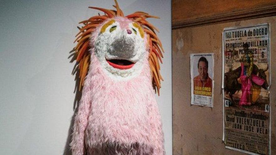Sí, yo fui a EGB y esta exposición sin pintadas contra la OTAN ni heroinómanos no es más que la cáscara de mis recuerdos