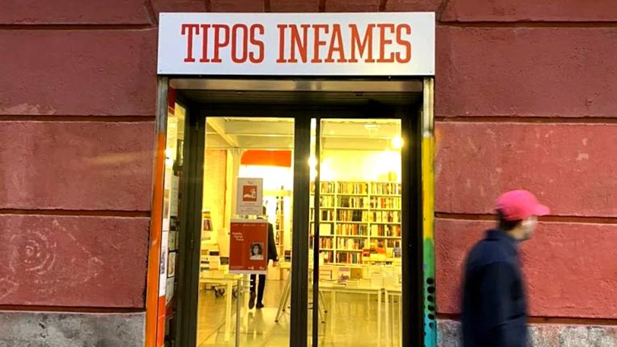 Alarma en las librerías madrileñas por el cierre de Tipos Infames, que revuelve al sector y provoca una cascada de críticas