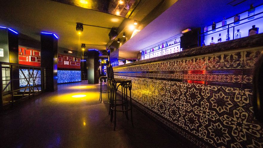 Interior de la discoteca La Cartuja (Calle de la Cruz, 10) horas antes de su reapertura tras el parón por el COVID-19, en Madrid (España), a 3 de julio de 2020.