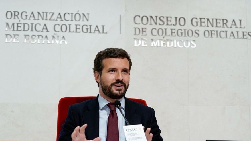 Casado acusa al Gobierno de "utilizar la vacunación con intereses partidistas" y, a la vez, de "no pintar nada en la vacunación"