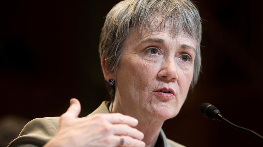 La Fuerza Aérea reclama fondos transferidos por Trump para el muro con México